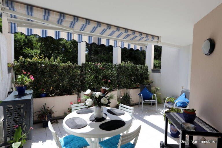 Location-de-vacance-St-Raphael-bord-de-mer-Residence-Acquarine-A07-2