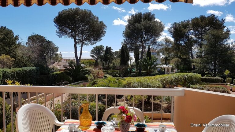 St-Raphael-Boulouris-plage-de-la-Tortue-Bord-de-mer-Residence-Le-Bocage-BOCA15-12