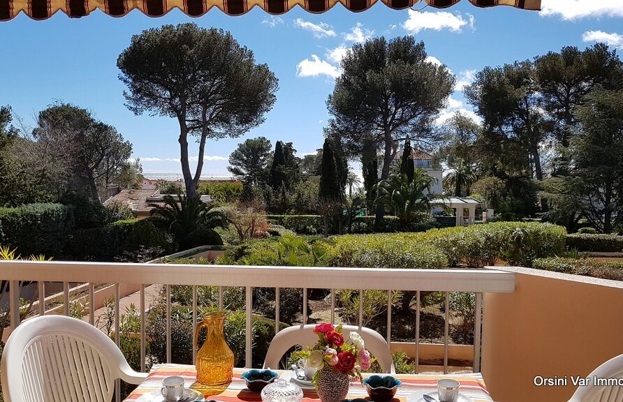 St-Raphael-Boulouris-plage-de-la-Tortue-Bord-de-mer-Residence-Le-Bocage-BOCA15-12