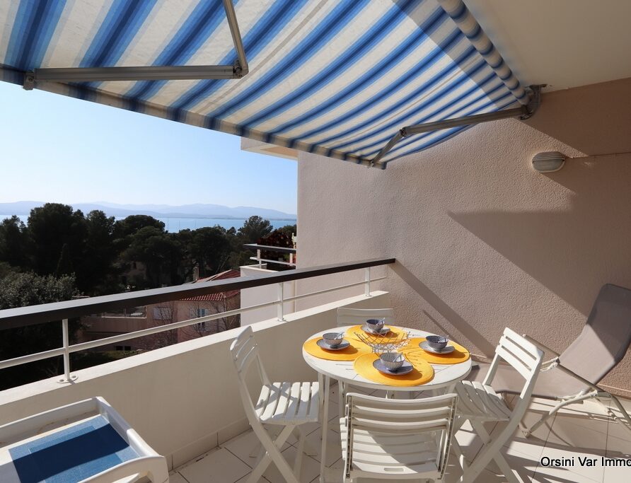 location-de-vacance-st-raphael-bord-de-mer-residence-acquarine-b41
